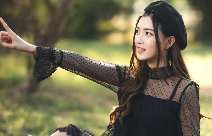 糖爹糖宝现象深度剖析:甜心经济的崛起与社会价值观的变迁