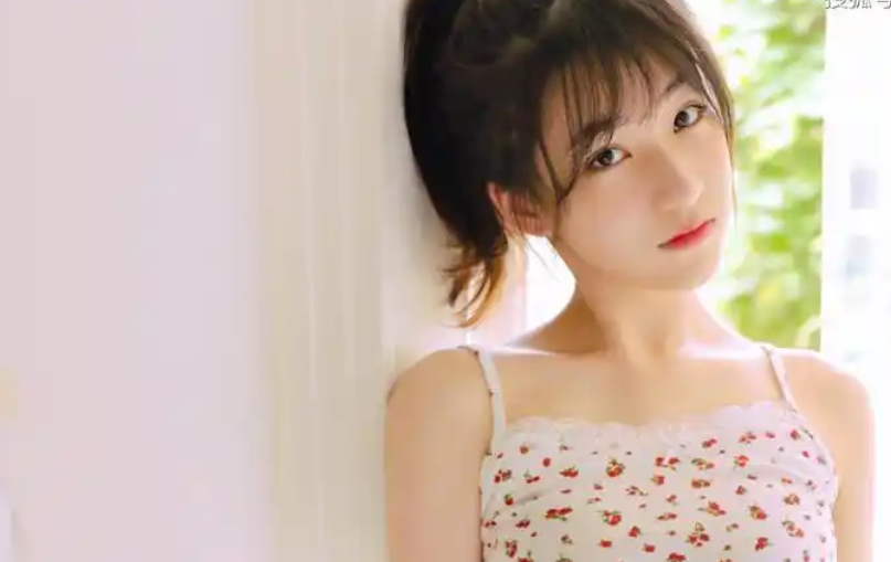 为什么她们选择当“糖宝”?——深度解读糖宝心理:经济压力、情感需求与自我价值